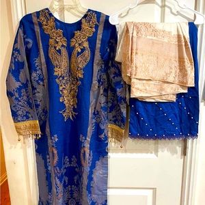 Salwar Kameez Lawn Suit by Sana Safinaz